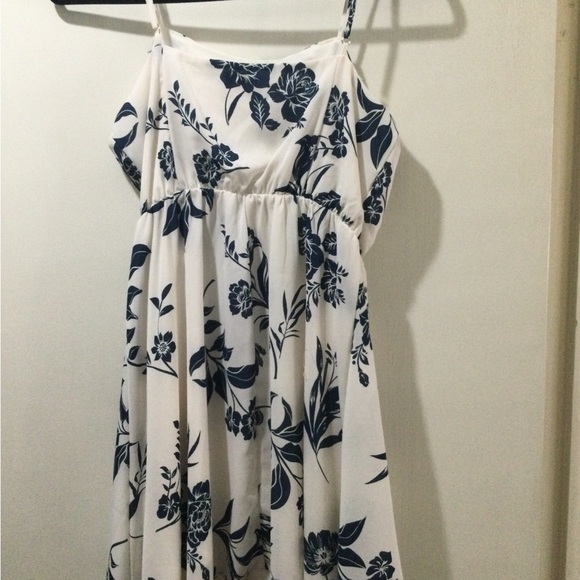 Women’s summer Dress - Picture 3 of 4